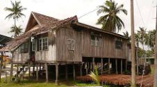Kampung-House-Pulau-Duyung-now destroyed...see 'The Boatbuilders House'
